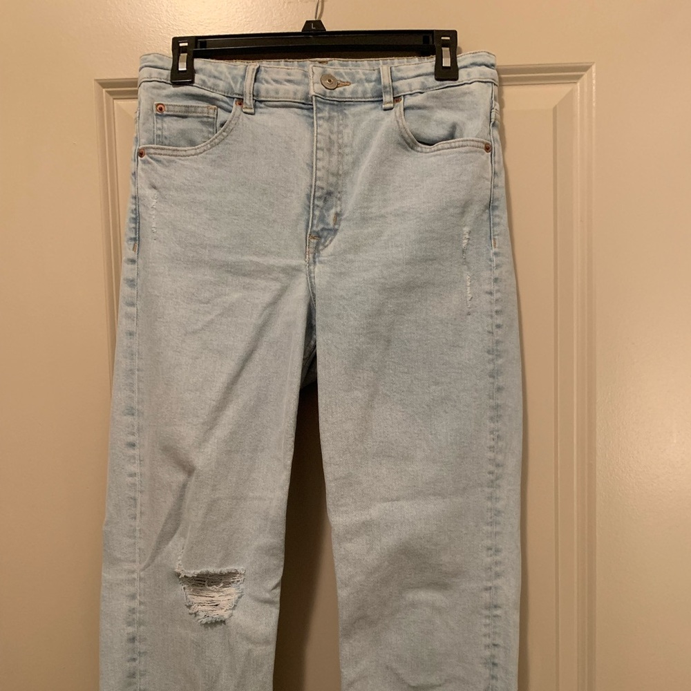 Straight, ankle length mom jeans